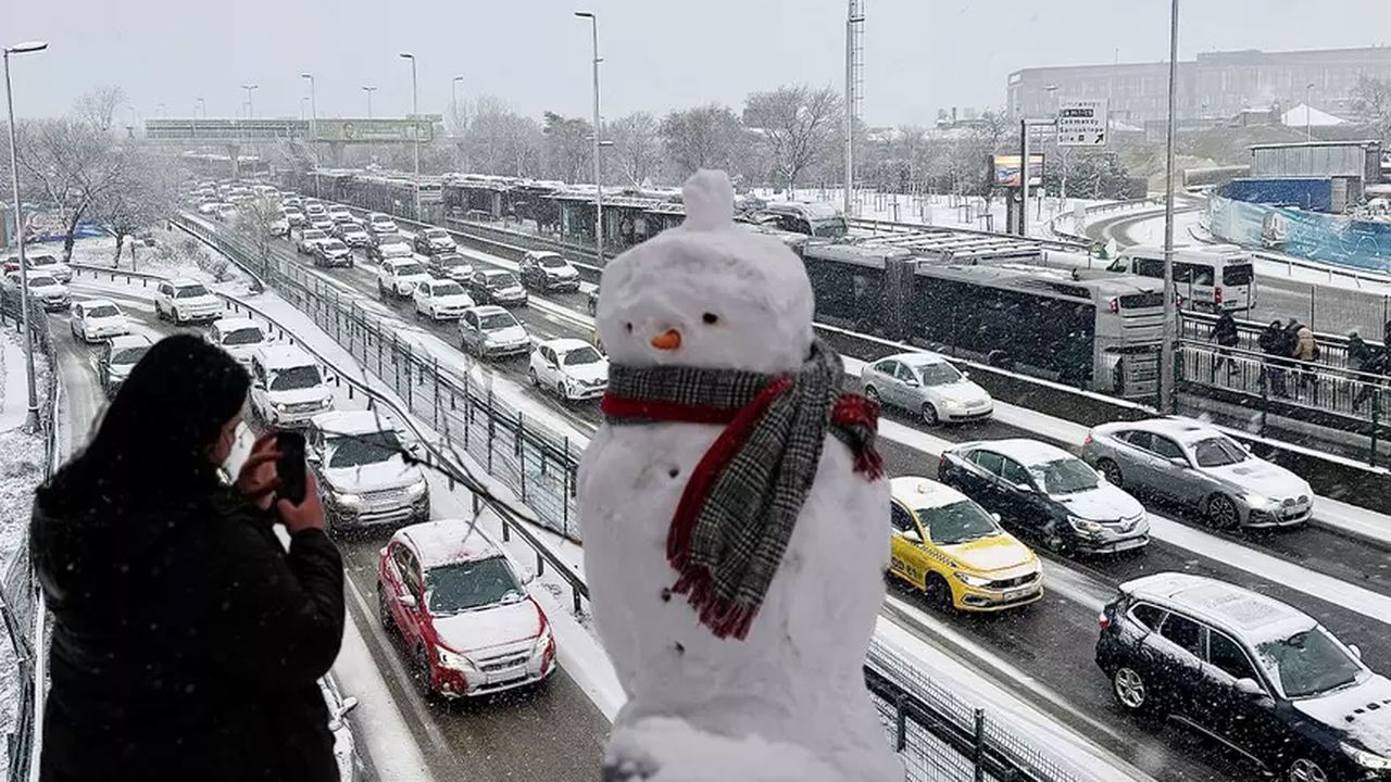 Valilik tarih vererek açıkladı: İstanbul’da kar ne zaman bitecek?