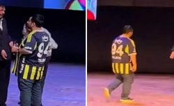 Hayrettin’e büyük şok: Kadıköy Boğası sinirlendi, mikrofonu fırlatıp salonu terk etti